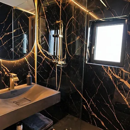 De Luxe En Bois *
